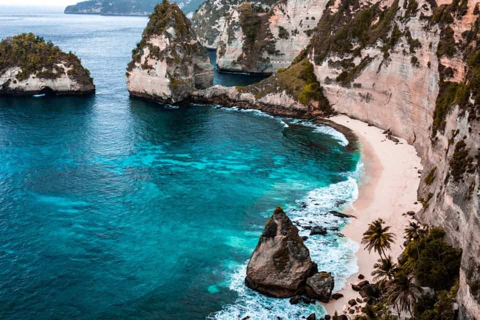 Atuh-Beach-Nusa-Penida-min