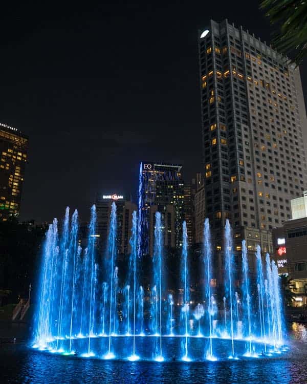 KLCC-Park-Petronas-Tower-Light-Show