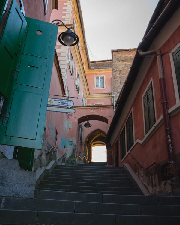 Goldsmith's-Stairway-Tower-and-Passage