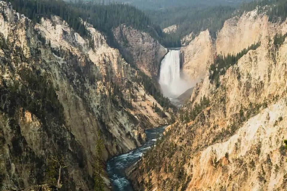 Grand-Canyon-Of-The-Yellowstone-At-Artist-Point