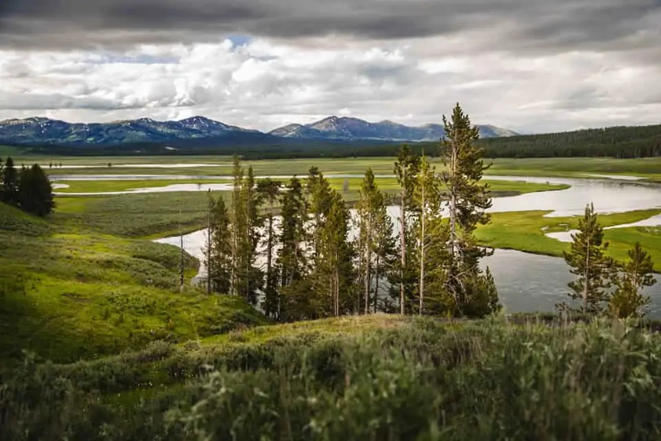 Staying-In-Or-Near-Yellowstone-National-Park