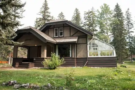 Airbnb Canada Banff