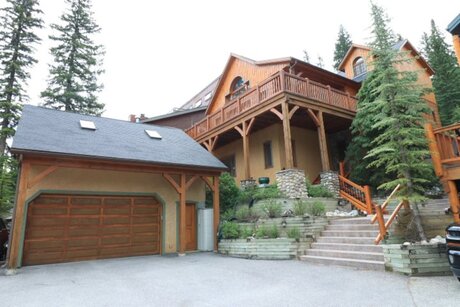 b & b Banff Cabin