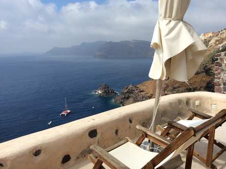 Airbnb Santorini with Pool