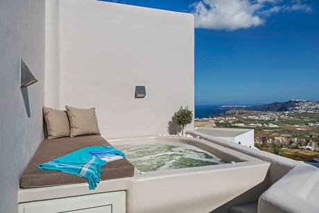 Best Airbnbs In Santorini