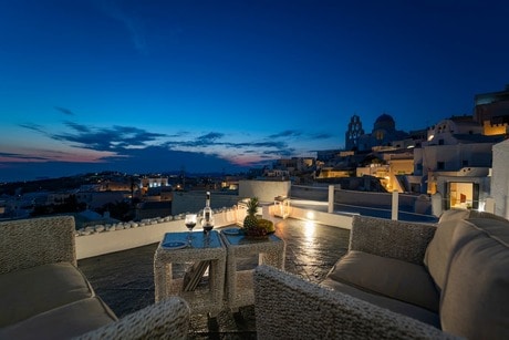 Best Places To Stay In Santorini