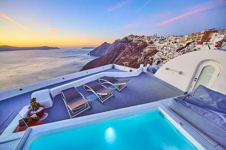 Best Santorini Towns