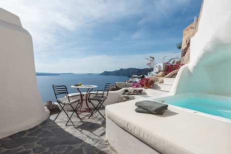 Honeymoon Villa In Santorini