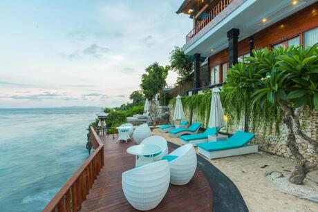 Ogix Beachfront Hotel Nusa Penida