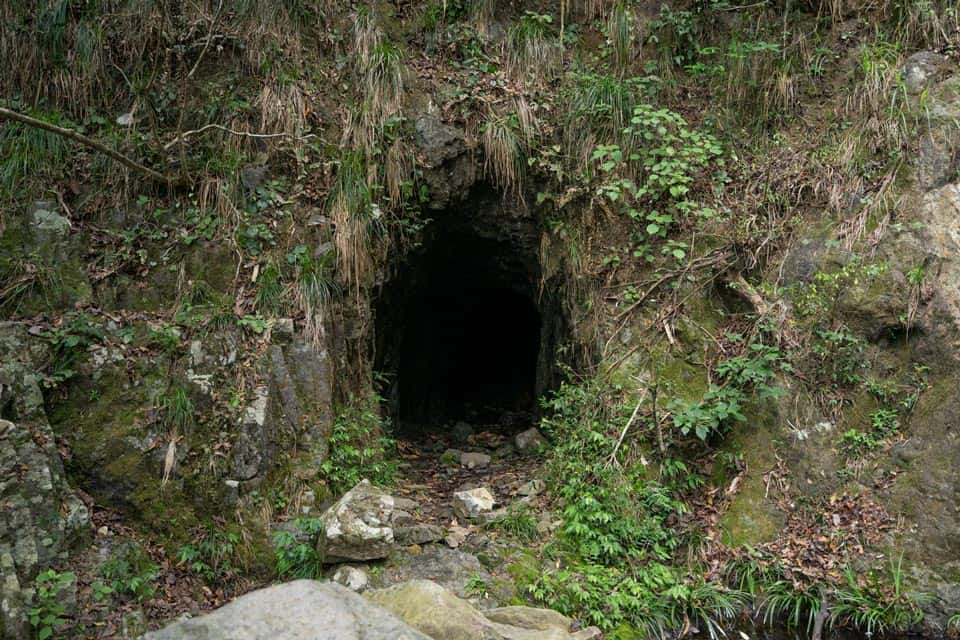 Caves At Ng Tung Chai Waterfall