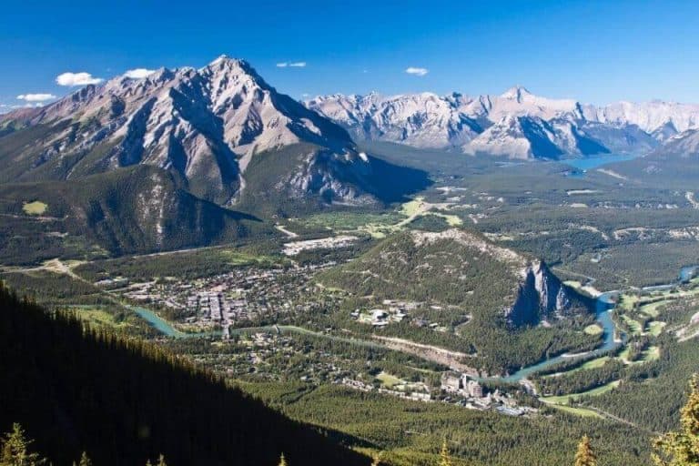 13 Best Small Towns In Alberta Worth Visiting!