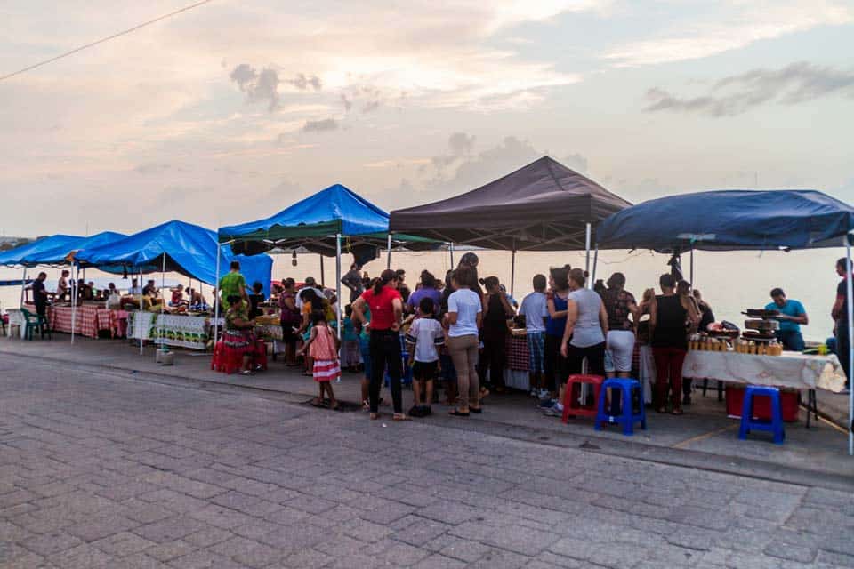 Street-Food-Flores-Guatemala