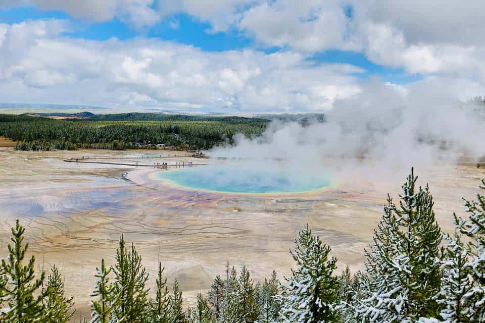 Grand-Pristmatic-Spring-Yellowstone-Snow-May