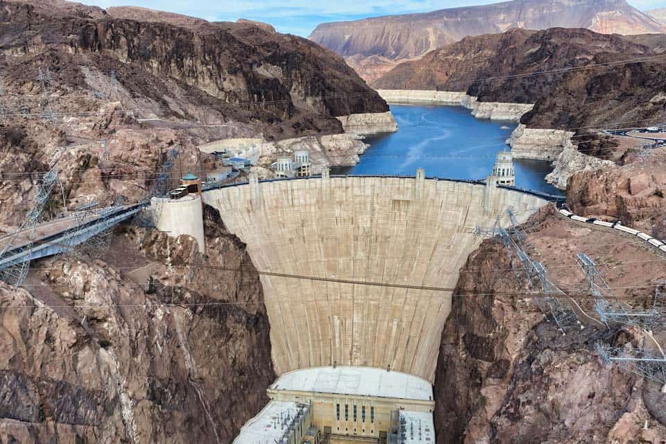 Hoover-Dam-Arizona-Famous-Landmark