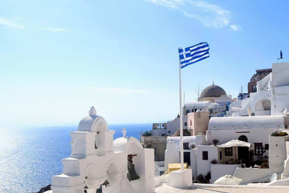 Greece-Flag-In-Santorini