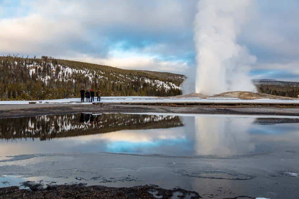 Old-Faithful-Yellowstone-No-Crowds