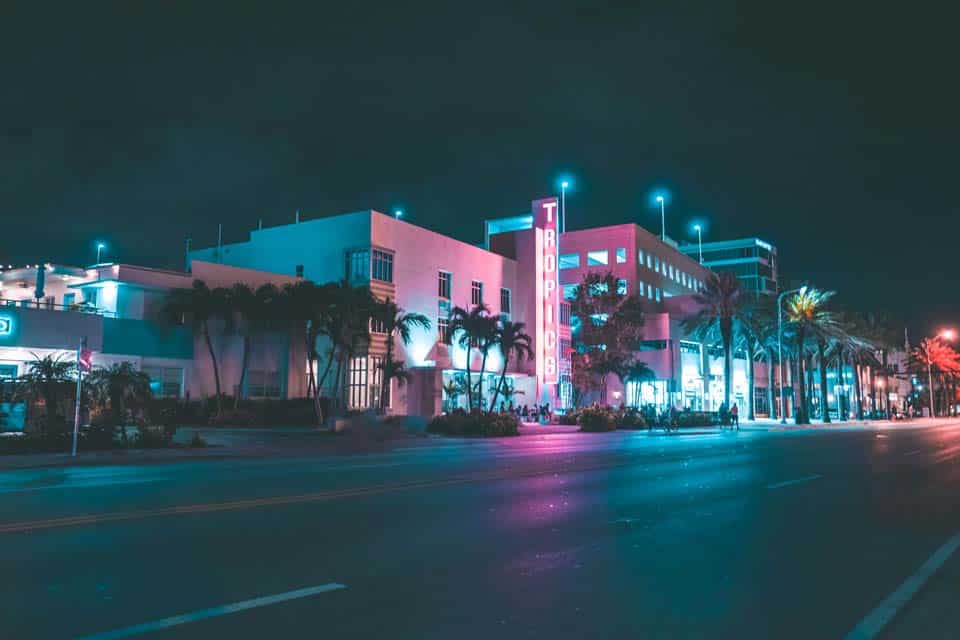 Miami-Nightlife-Neon