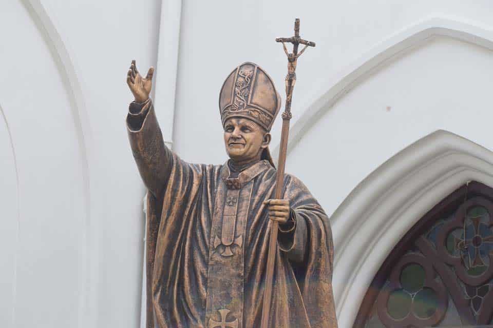 Pope-John-Paul-II-Statue