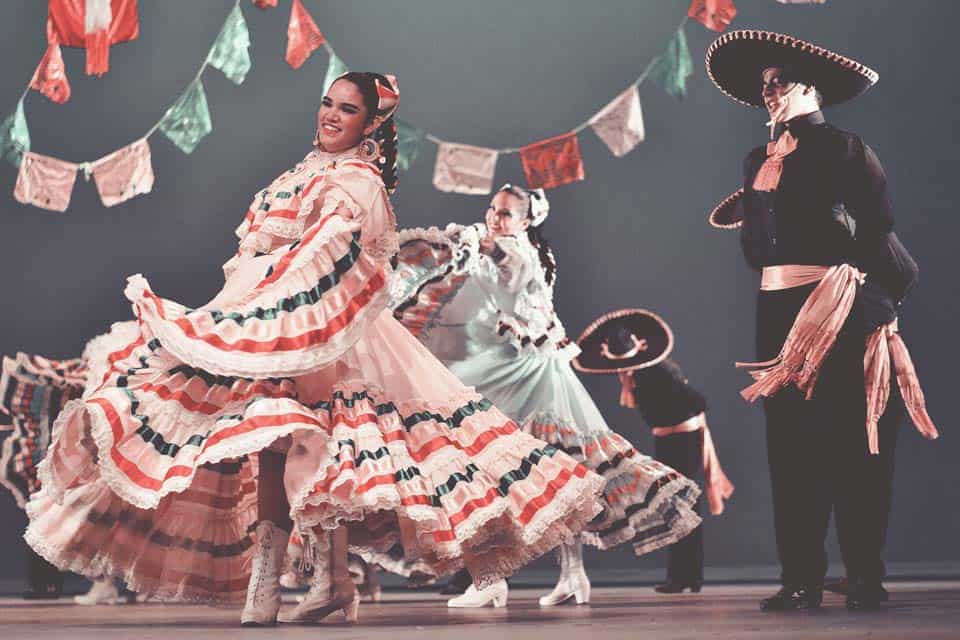 Mexican-Traditional-Dance