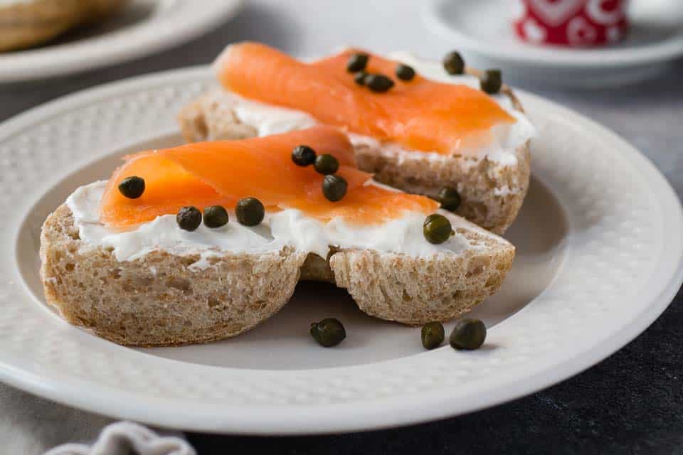 Bagel-with-Cream-Cheese-and-Lox