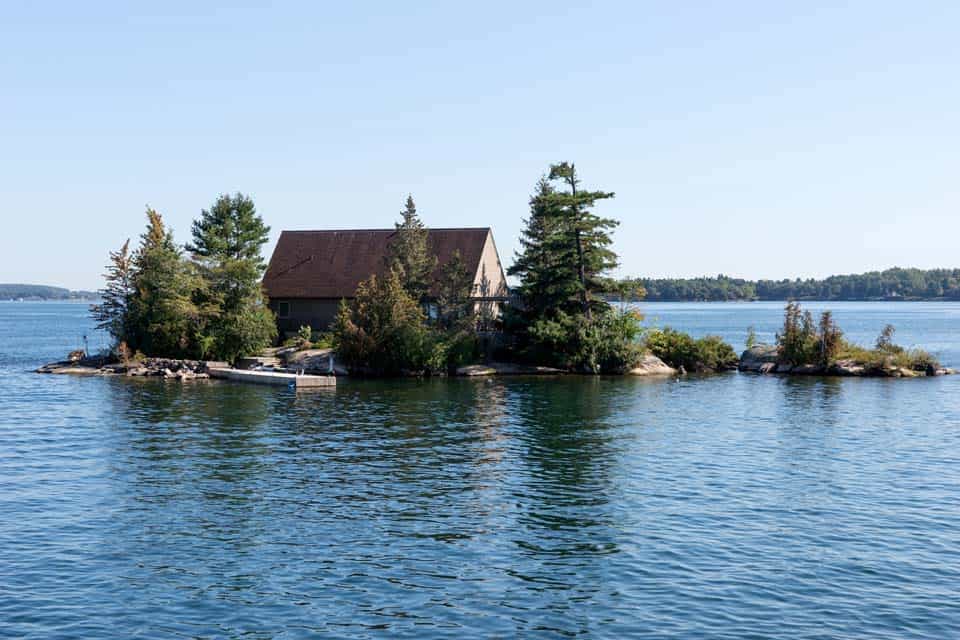 House-On-Thousand-Islands-Lake