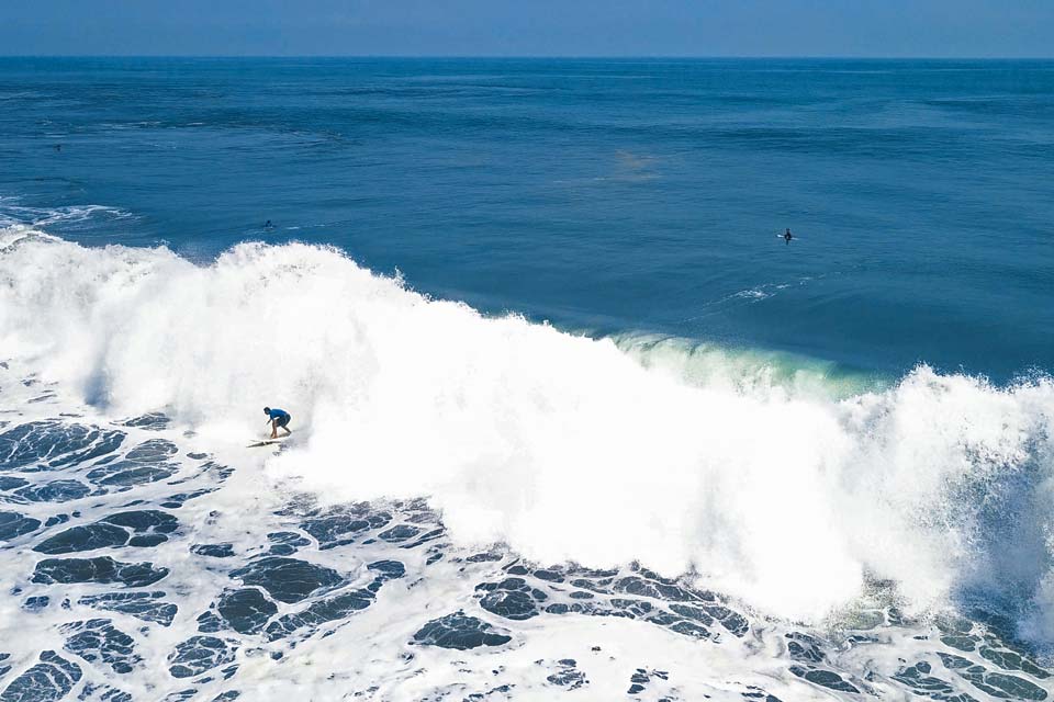 Surfing-El-Paredon-Guatemala