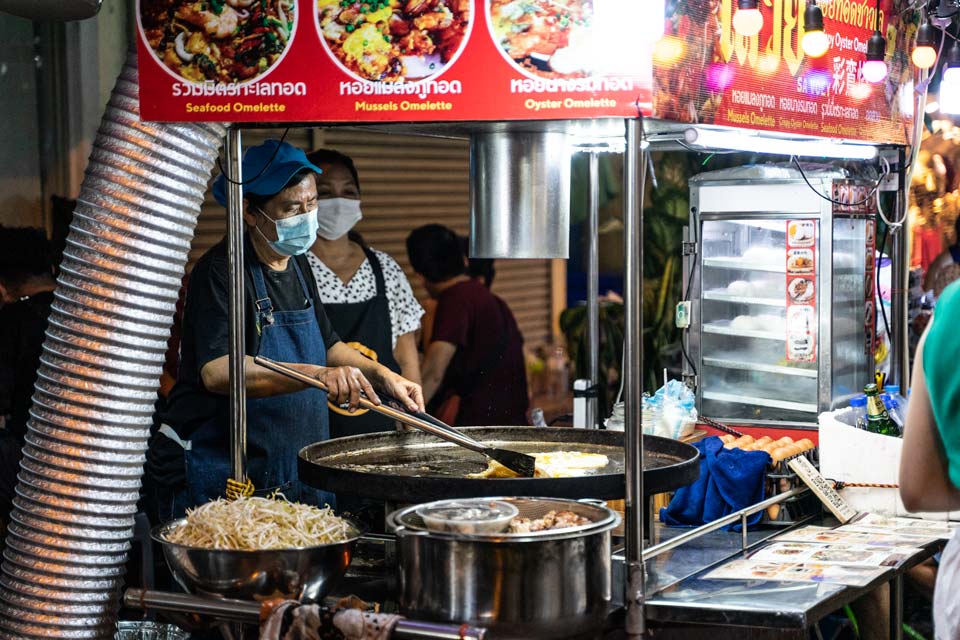 Street-Food-Vendor-Bangkok