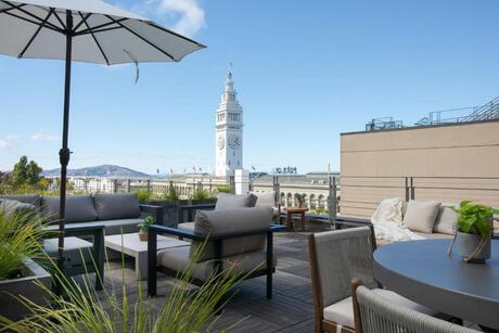 Luxury-Hotel-With-A-View-San-Francisco