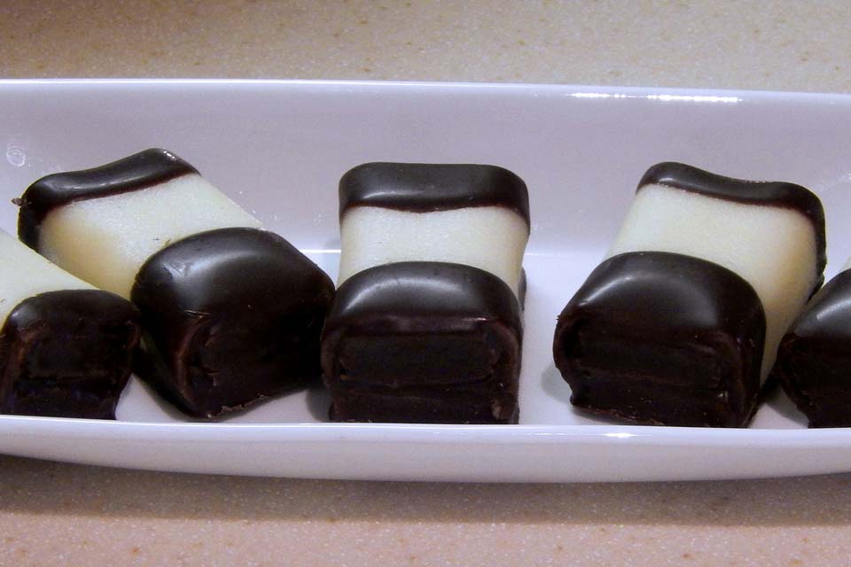 Marzipan-Sweets-Hungary-Souvenirs