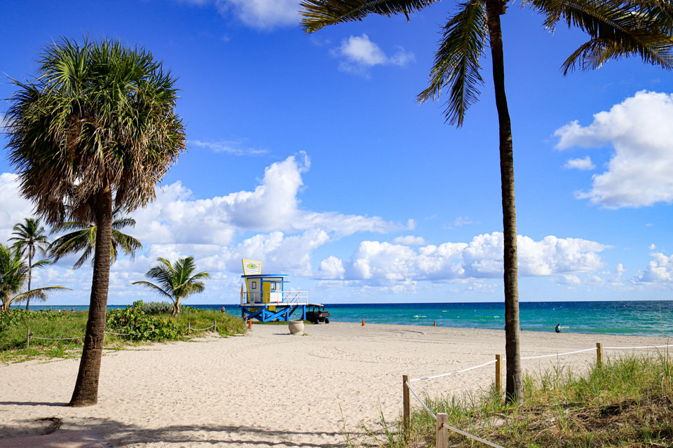 Hollywood-Beach-Florida-Warm-Places-December-January