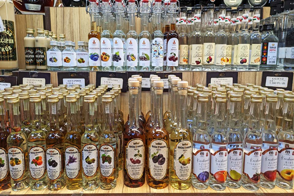 21+ Best Souvenirs From Budapest You Need To Buy! LivingOutLau